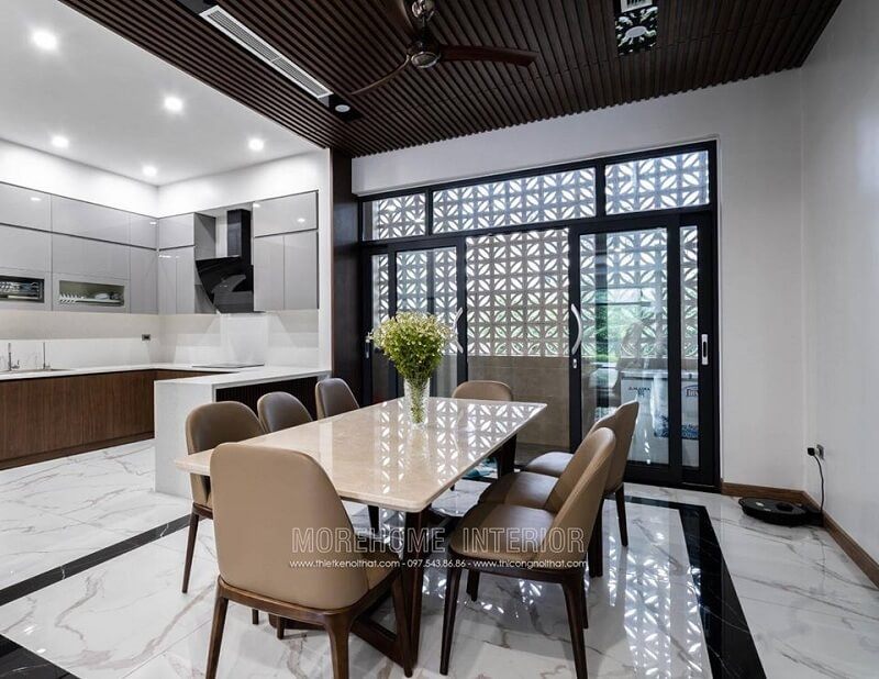 Bàn ăn mặt đá nhân tạo được ưa chuộng nhiều hiện nay vì nó đẹp.